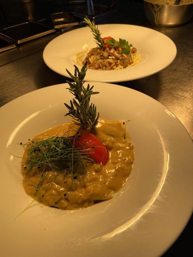 Marktplatzhotel - Restaurant Tafelspitz Weinheim Exteriér fotografie
